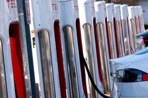 Tesla Blames Solar Slump On Interest Rates As Energy Storage Biz Booms