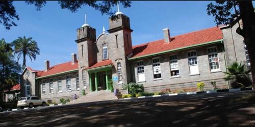 State House Girls Parents Protest Alleged 'Full Fees Payment' Directive