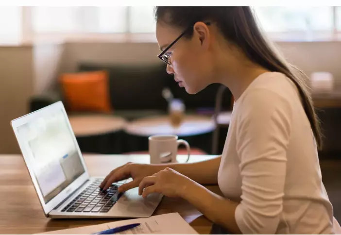 Should You Include a Side Gig on Your Resume? 3 Key Factors to Decide