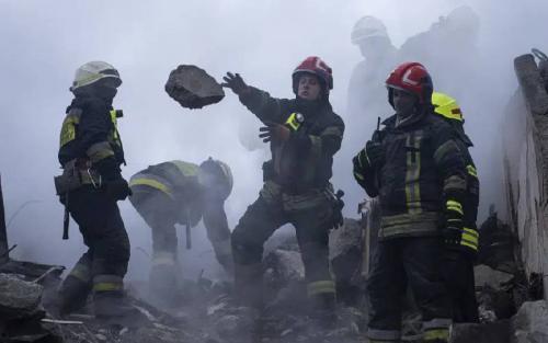Ukraine Strike Deaths Hit 40; Russia Seen Preparing Long Ear