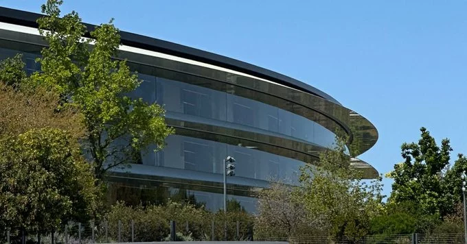 Why Apple and Micron Are Clashing Over Chinese Memory Chips — And Why Trump Matters