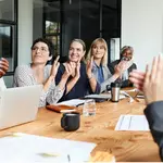 8 Ways to Publicly Recognize Your Team's Outstanding Work
