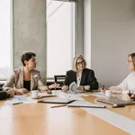 How Great Leaders Read the Room Before Speaking