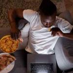 Snacking In Front Of The TV Cuts Your Life Expectancy By Five Years