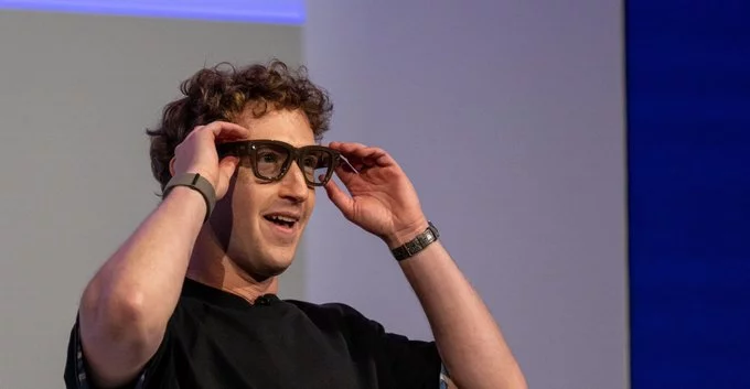 AI Creep-Tech Wearables Ignore Everyone's Privacy But the Wearer's