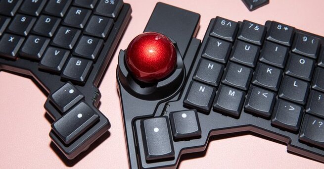 ZSA Voyager Keyboard Review: Magnetic Trackball Fun