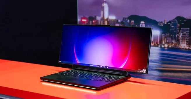 Lenovo Rollable Gaming Laptop Stuns CES