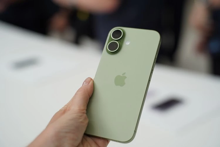 iPhone 18 Fall Launch Expected to Skip Standard Models