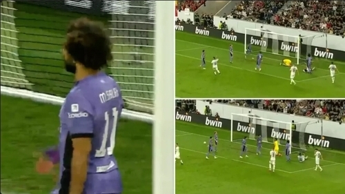 Fans Spot Harvey Elliott's Furious Reaction To Mo Salah Scoring For Liverpool Against LASK