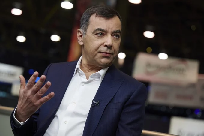 Mobileye CEO Amnon Shashua Steps Down: What It Means for Robotaxis and Robotics