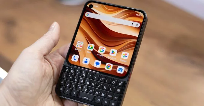 Phone Away: The Rise of Secondary Smartphones for Focus