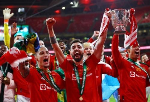 Man Utd Win League Cup To End Six-Year Trophy Drought