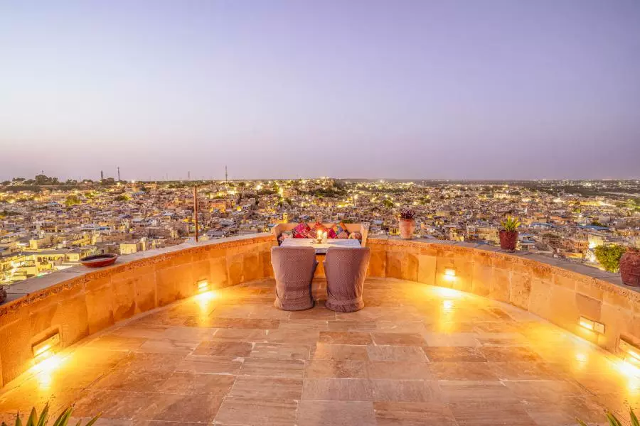 Luxury or Comfort? Choosing the Right Style of Stay in Jaisalmer