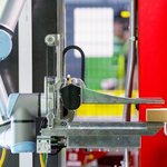 Amazon Unveils Vulcan Robot with Sense of Touch for Warehouse Efficiency