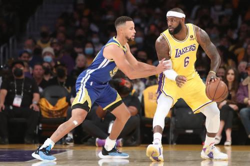 James Closes On Record But Lakers Lose To Clippers