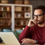 Job Scrolling Isn't Slacking Off — 5 Ways to Make It Work for Your Career