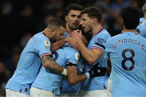 Man City Fight Back On The Field To Close On Arsenal