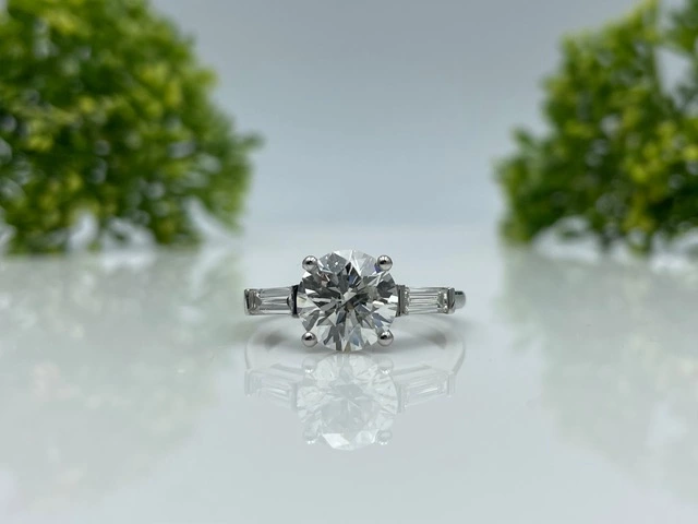 Jewellery Shops Henley for Bespoke Engagement Rings and Expert Guidance