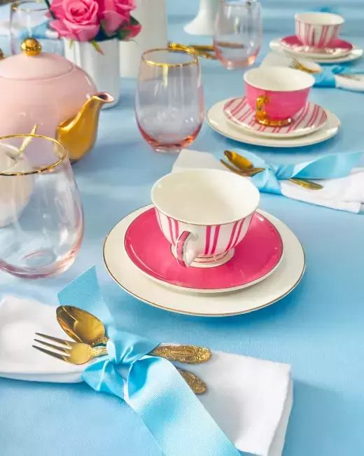 Pretty in Pink: How to Create the Perfect Tea-Time Table