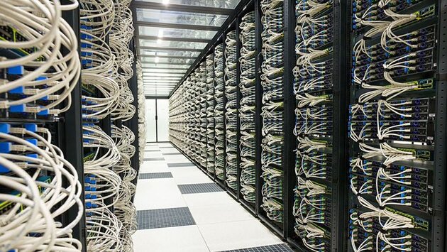 Building Trust in Data Centers Through Transparent Communication