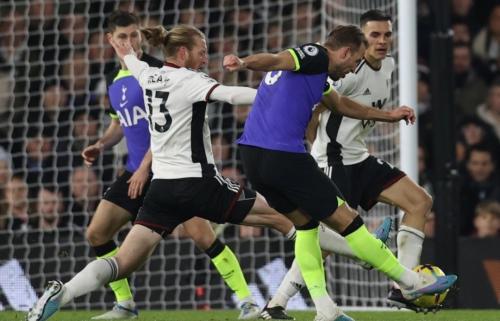 Kane Sinks Fulham To Become Spurs' Joint Record Scorer