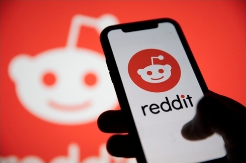 Reddit Launches Moderator Rewards Program Amid Sitewide Discontent