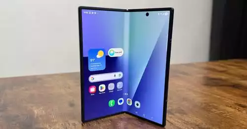 Samsung Fold Leak Reveals iPhone Fold Rival Design