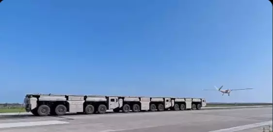 China’s Drone Catapult: Three Trucks That Lock Together Like Lego for Launch