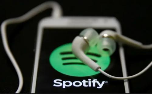 How To Create A Spotify ‘Playlist In A Bottle’ That You’ll Open In 2024
