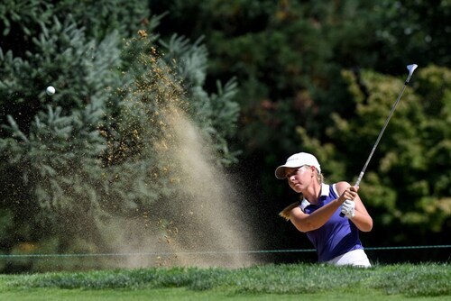 Late Birdie Lifts Khang To LPGA Portland Classic Lead