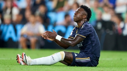 Vinicius Out For Over A Month With Hamstring Injury