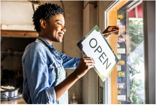Should You Go Freelance or Full-Time in 2025?