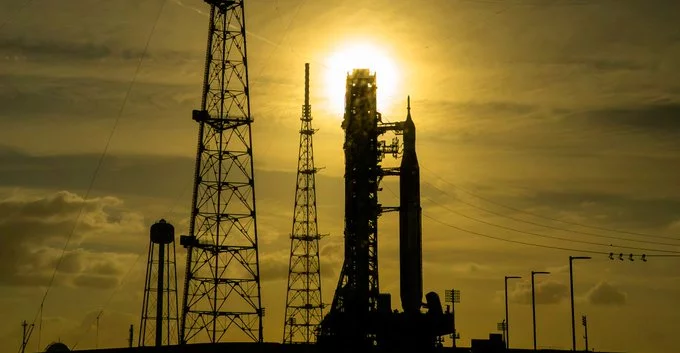 Artemis Moon Base Sparks Legal Debate