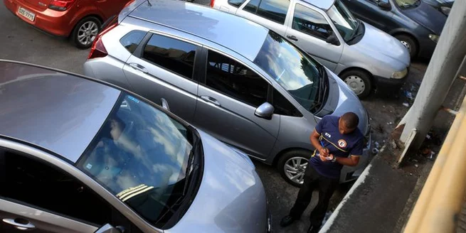 AI Parking Hack Saves Tesla From Tow Truck