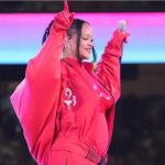 Rihanna Reveals Pregnancy At Super Bowl