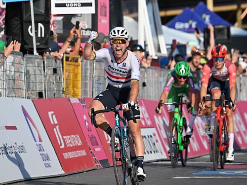 Cavendish Delays Retirement, Targets Tour Record