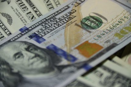 India’s Forex Reserves Rise To 585.895 Billion USD