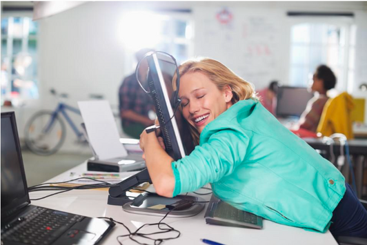 ‘Job Hugging’ Trend 2025: Why 75% of Workers Are Staying Put