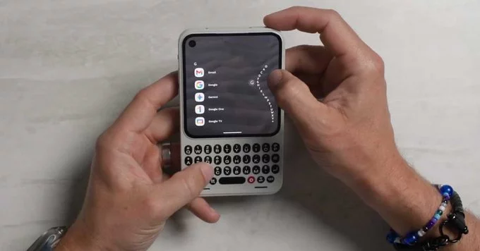 Working Clicks Communicator First Look: Launch Date and Key Features Revealed