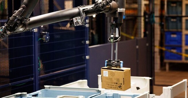 Amazon Unveils New Cost-Cutting Robots