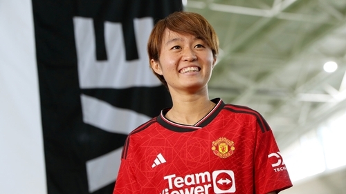 Golden Boot Winner Miyazawa Joins Manchester United