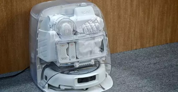 DJI Romo Robovac: Local Data Mode, Climbing, Quiet Vacuuming