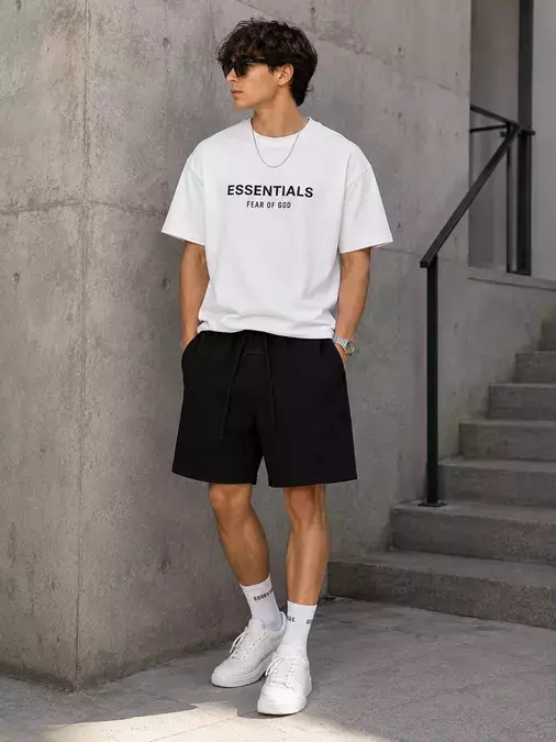 Essentials Clothing: A Simple Guide to Choosing Everyday Style