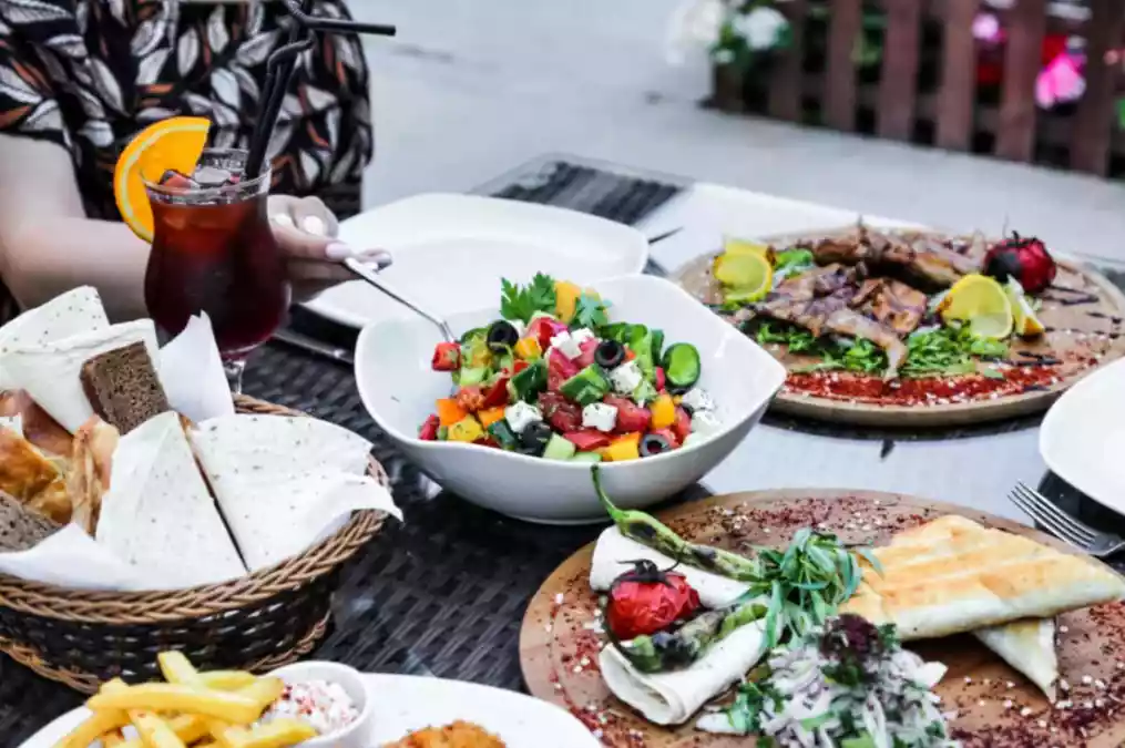 Taste, Tradition, and Hospitality: Discovering the Lebanese Dining Experience in Dubai