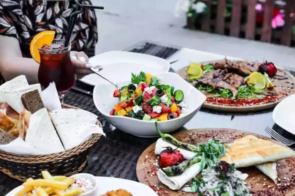 Taste, Tradition, and Hospitality: Discovering the Lebanese Dining Experience in Dubai