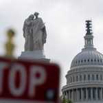 U.S. Government Starts Notifying Federal Employees About Imminent Shutdown Amid Funding Deadlock