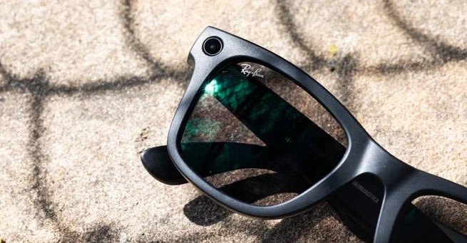 Apple AI Devices: Smart Glasses, Pendant, and AirPods Incoming