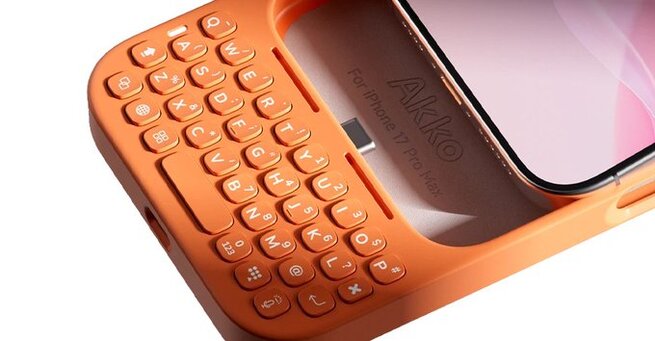 BlackBerry-Style iPhone Keyboard Case Upgrade