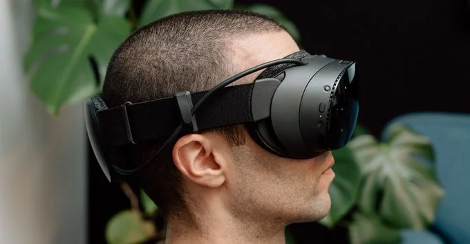 Valve Ships 13 Tons of VR Headsets in a Single Day: What It Means for VR Gaming