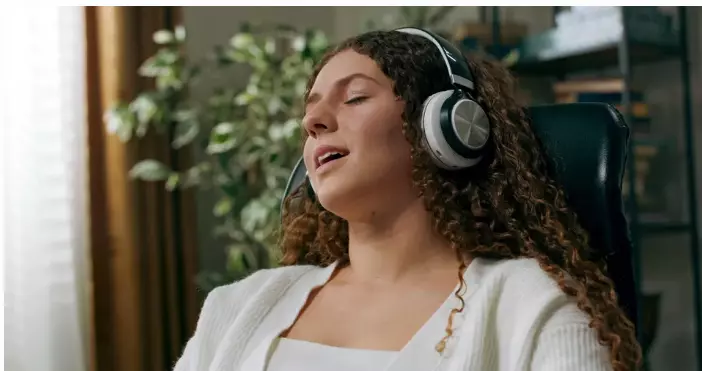 Humming for Stress Relief: The Simplest Tool You’re Not Using